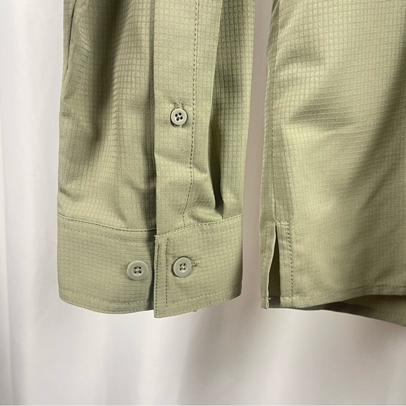 NEW Hi-Tec Large Fishing Hiking Outdoor Button Down Shirt UPF 30 Camp Safari - Picture 3 of 9